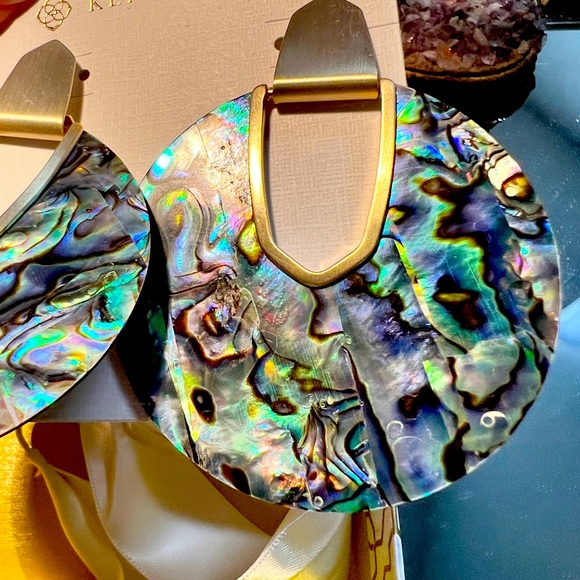 NWT Kendra Scott RARE & Retired Diane Earrings Abalone Yellow Gold STUNNING! - Picture 9 of 14